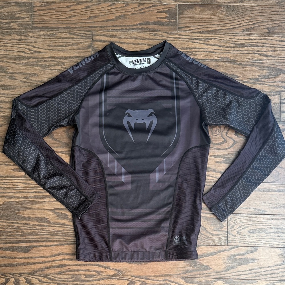 Venum Black and Gray Long Sleeve Rash Guard size Small